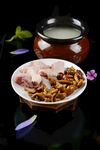 美味腊味与菌菇佳肴