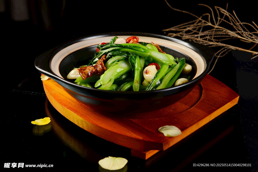 砂锅豆角美味诱人菜苔