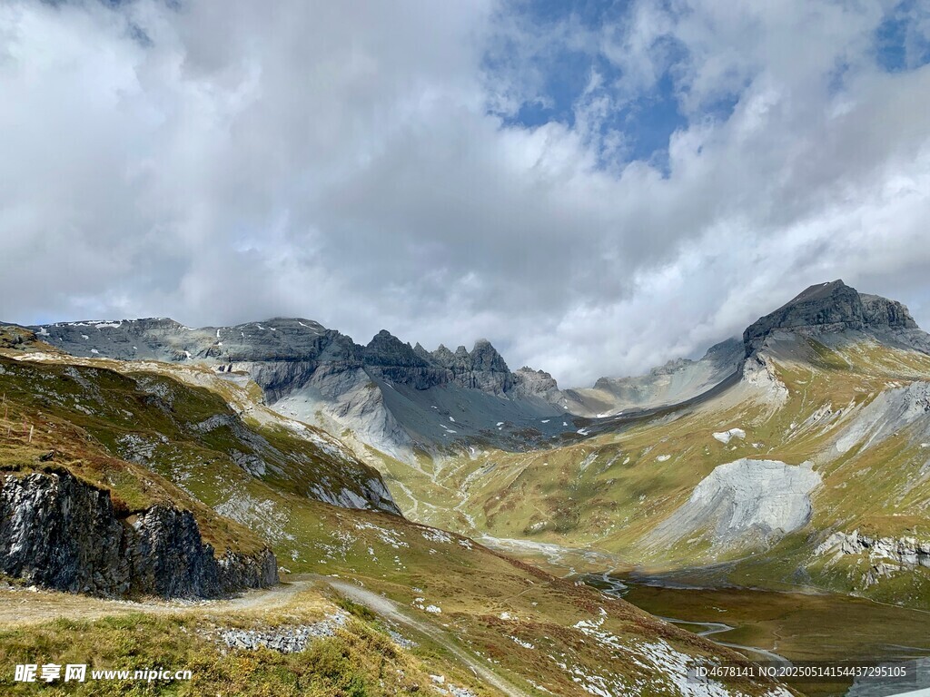 山间公路美景
