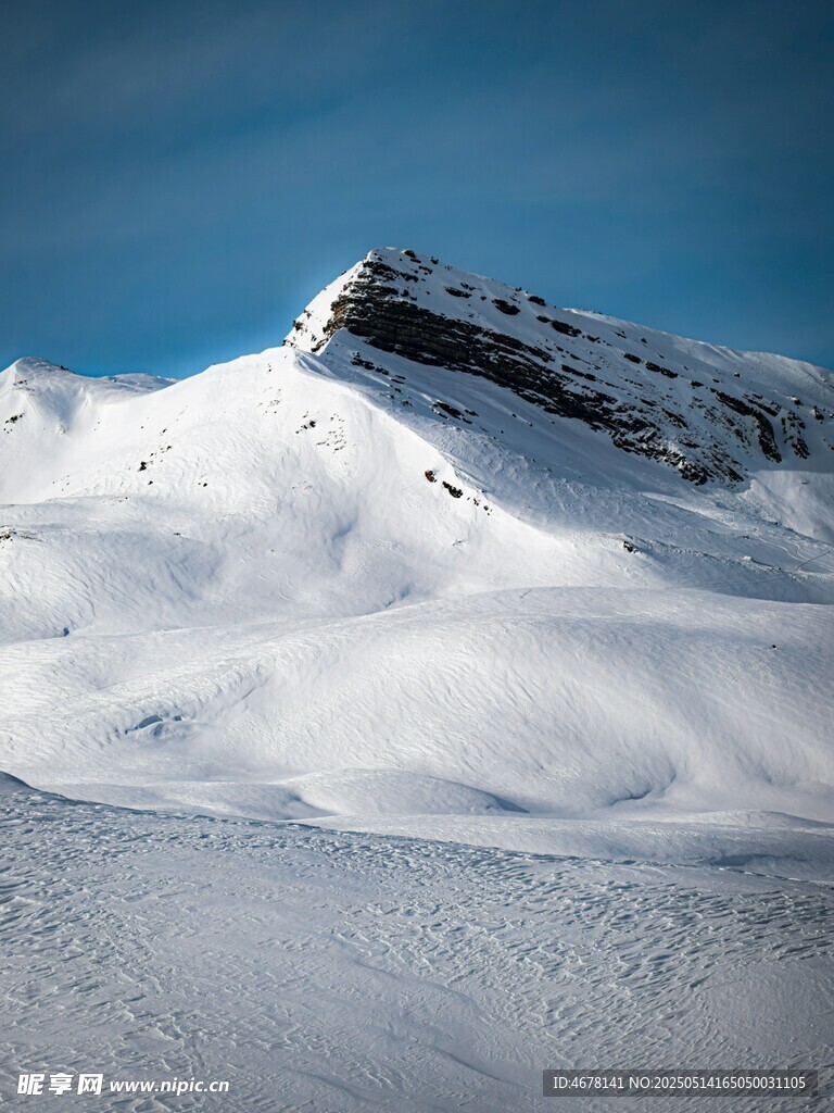 雪山壮丽景致