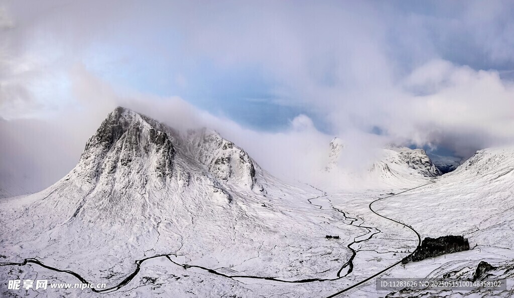 雪山壮丽景观