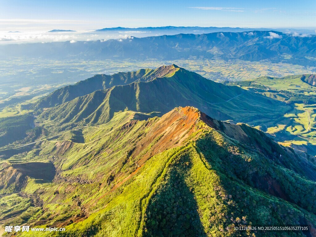 壮丽山峦自然风光美景