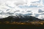 壮丽雪山与云海景观