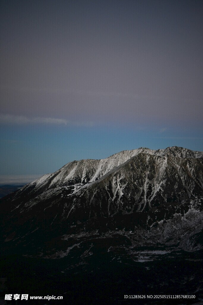 雪山壮丽景观