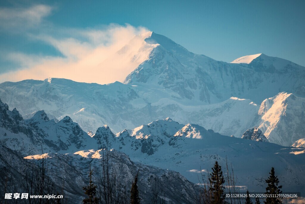 壮丽雪山美景
