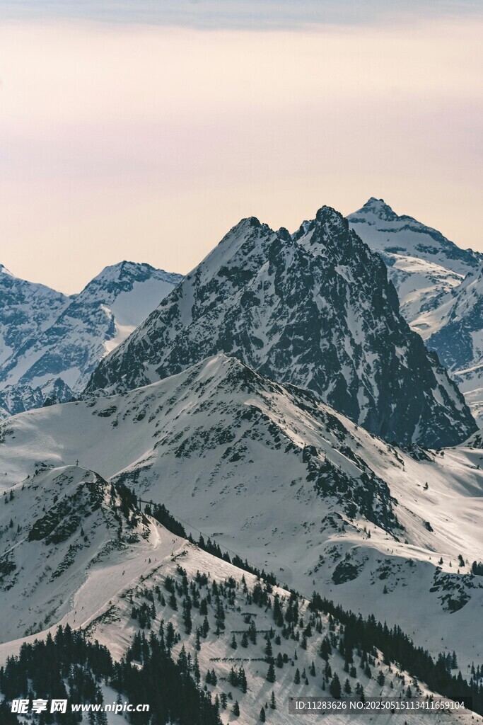 雪山壮丽风光