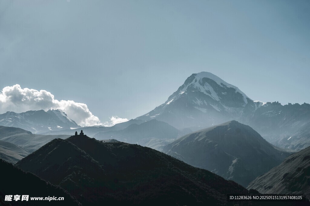 壮丽巍峨的高山景观