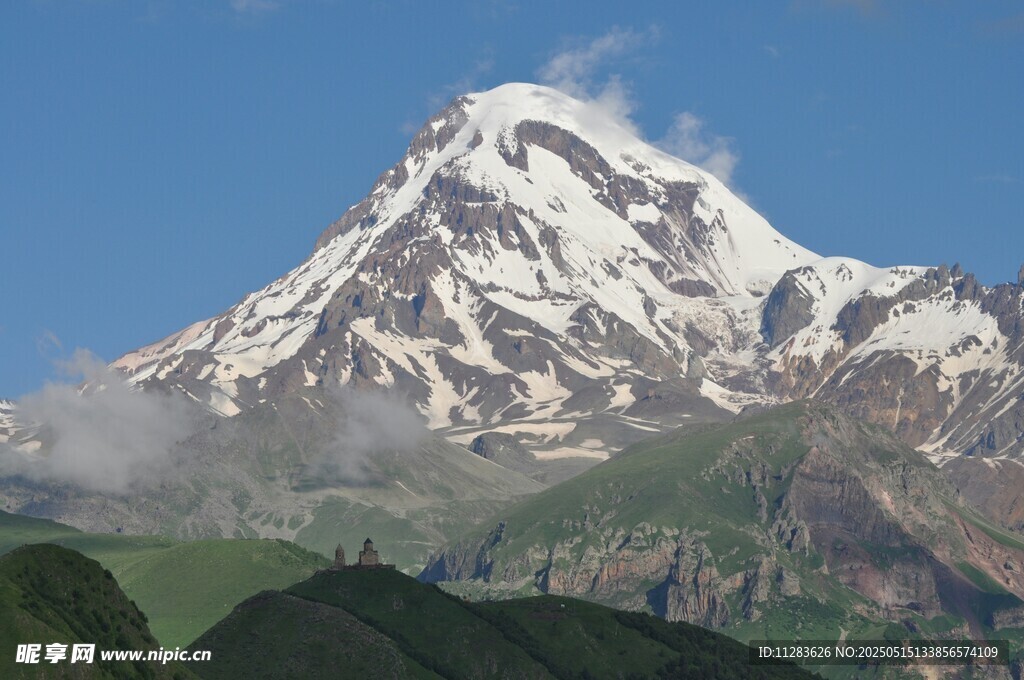 巍峨雪山壮丽景致