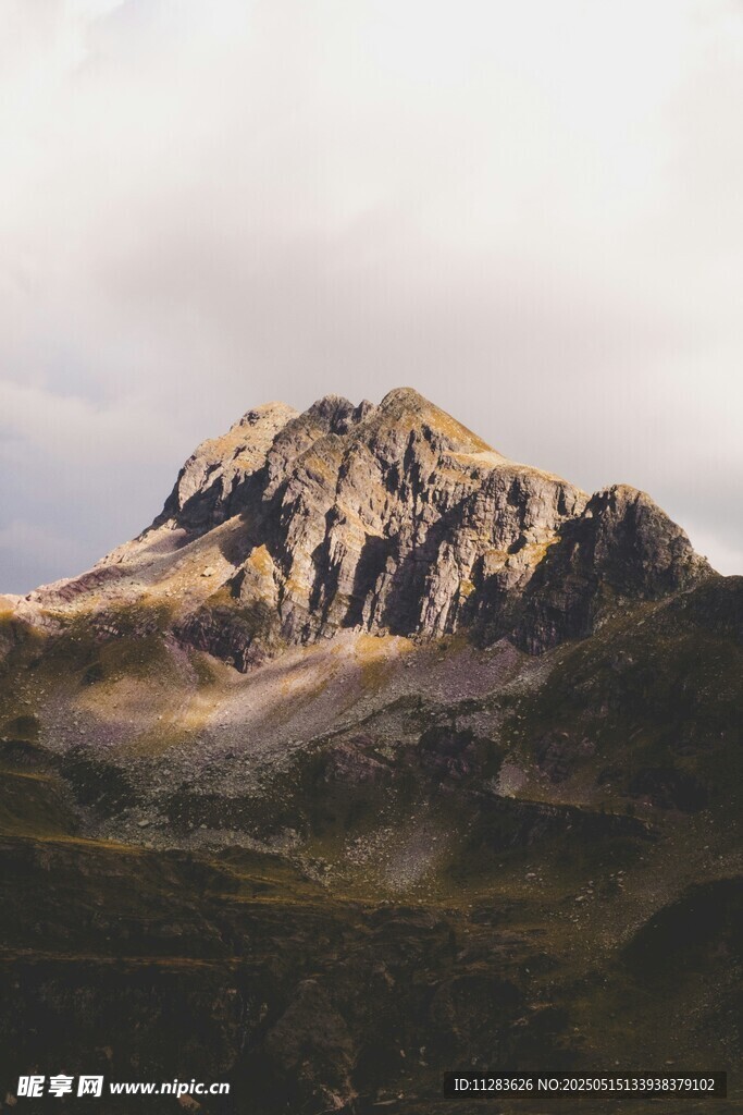 壮丽山峰美景