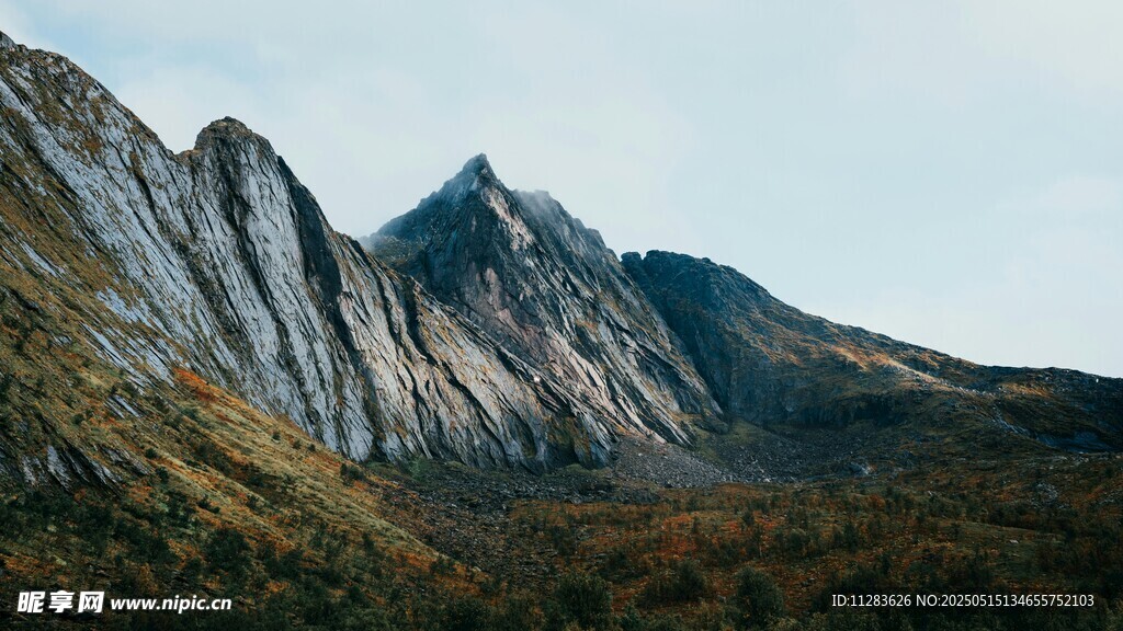 壮丽巍峨的高山景观