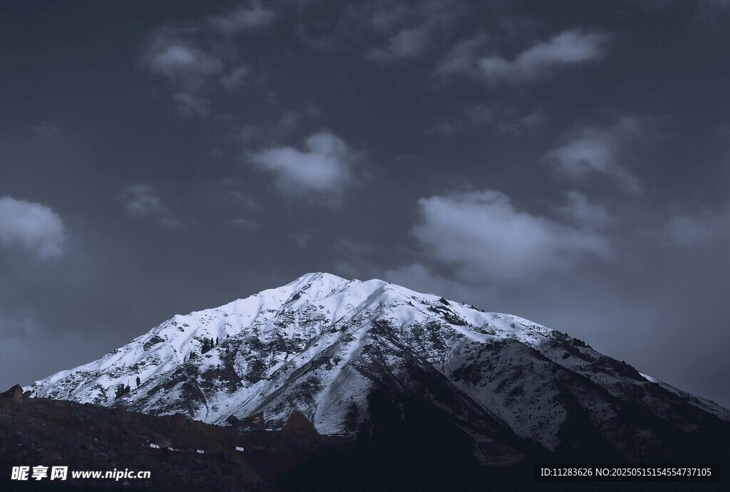 雪山夜景