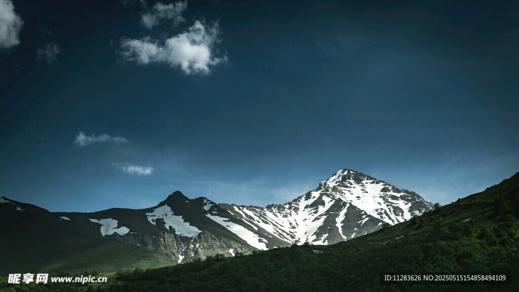壮丽雪山美景