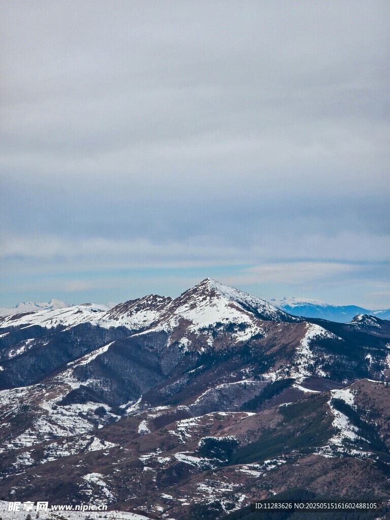 雪山壮丽景观