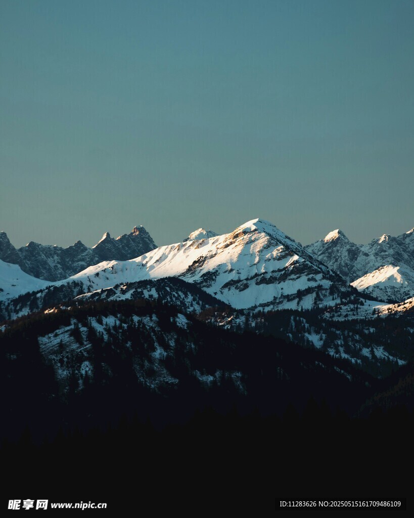 壮丽雪山美景