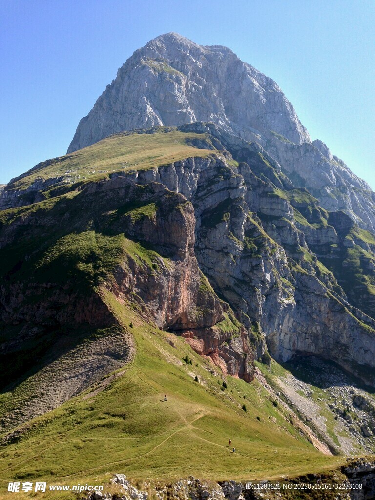 巍峨高山美景