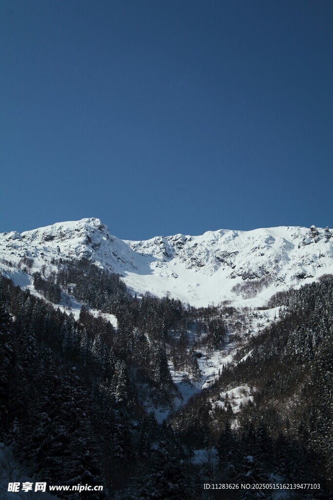 雪山壮丽景致