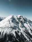 巍峨雪山壮丽景致