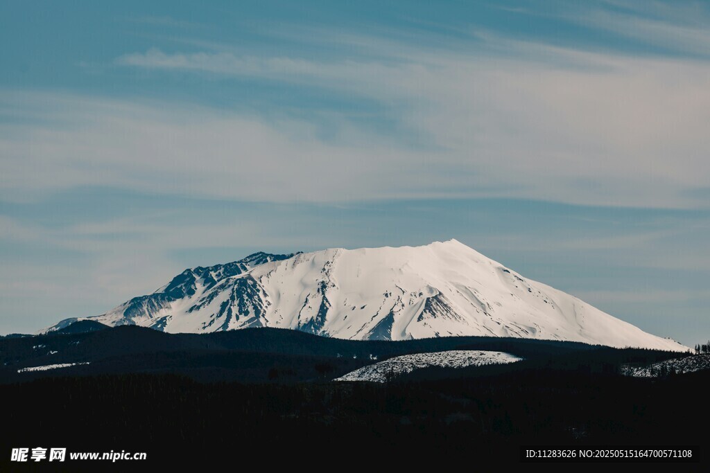 壮丽雪山景观