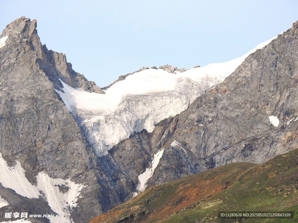 雪山壮丽景致
