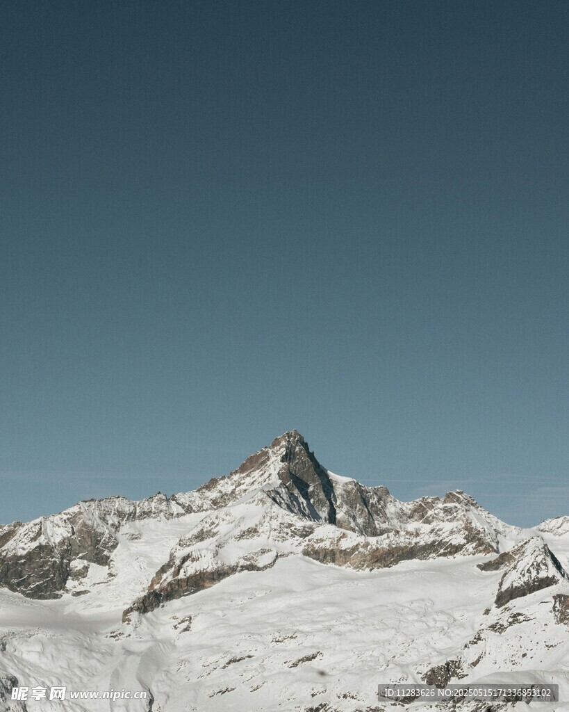 雪山壮丽景致