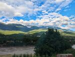 山间美景 蓝天白云绿树青山