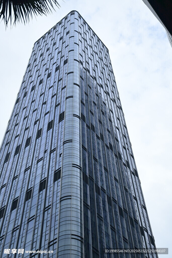 高档建筑玻璃办公楼