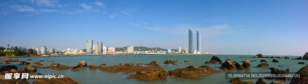 城市天际线与桥梁景观