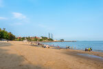 海滨沙滩休闲场景