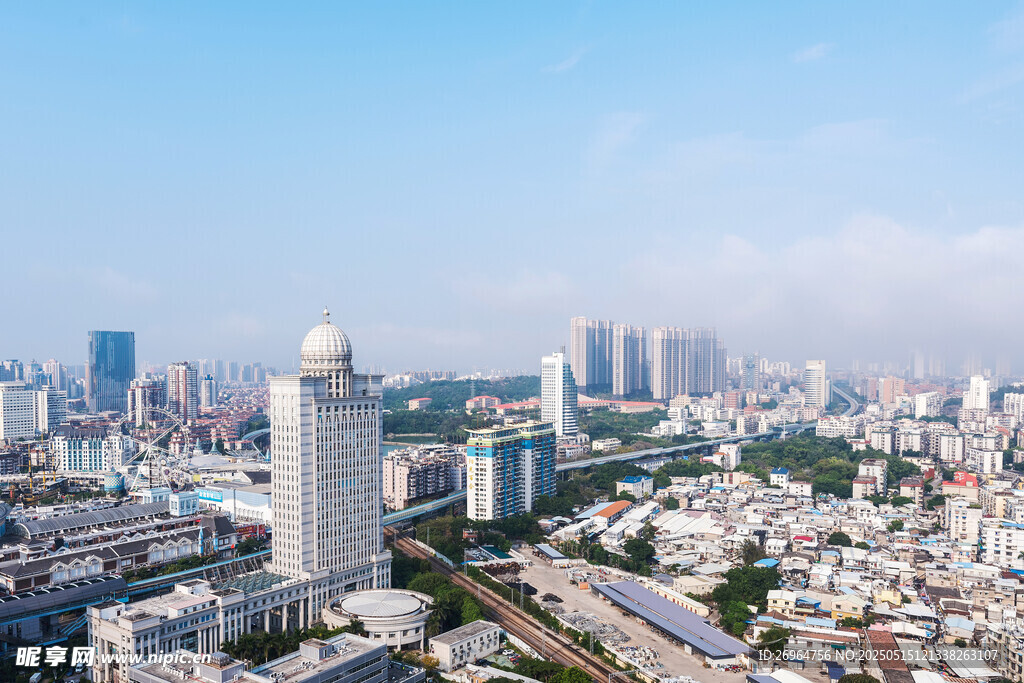 城市天际线俯瞰景观