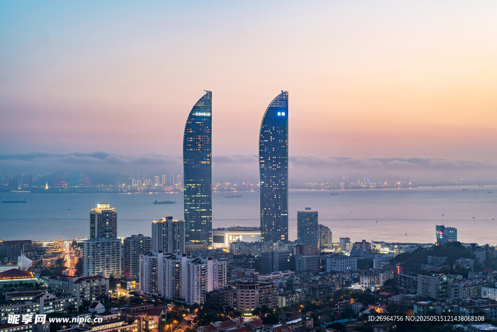 厦门双子塔城市天际线美景