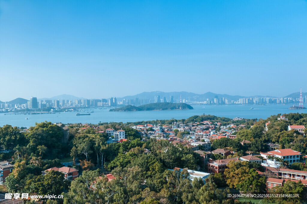 城市与自然交融的美丽景观