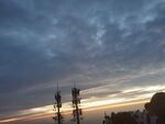 夕阳下的通信基站