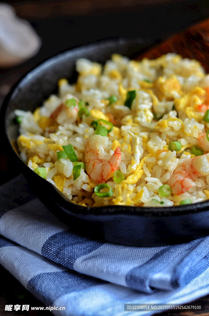 虾仁玉米炒饭美味诱人