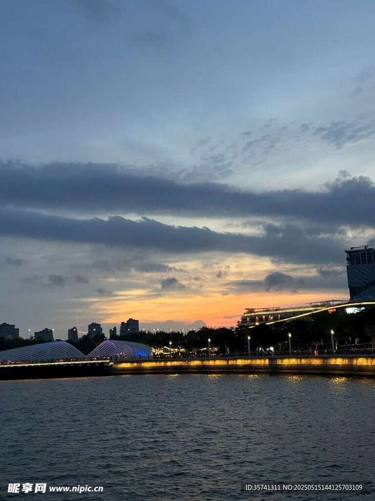晚霞
