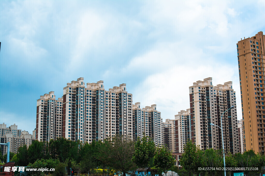 城市高楼林立的住宅区