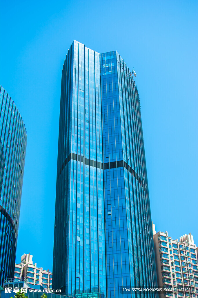 现代摩天大楼城市天际线