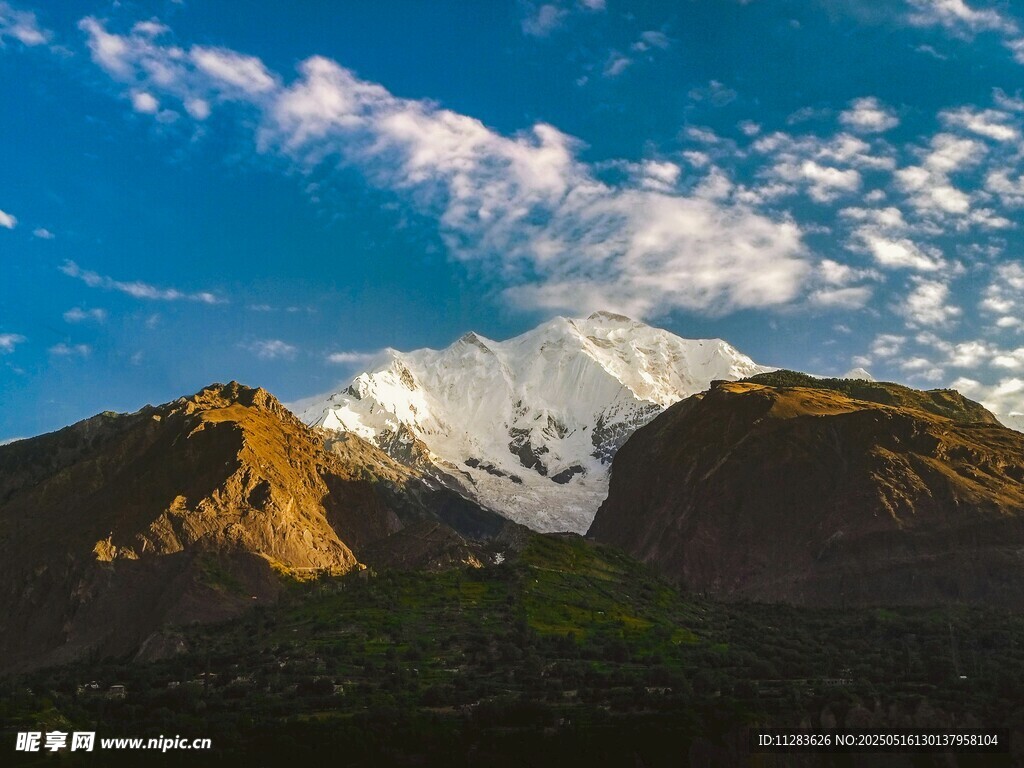 壮丽雪山美景