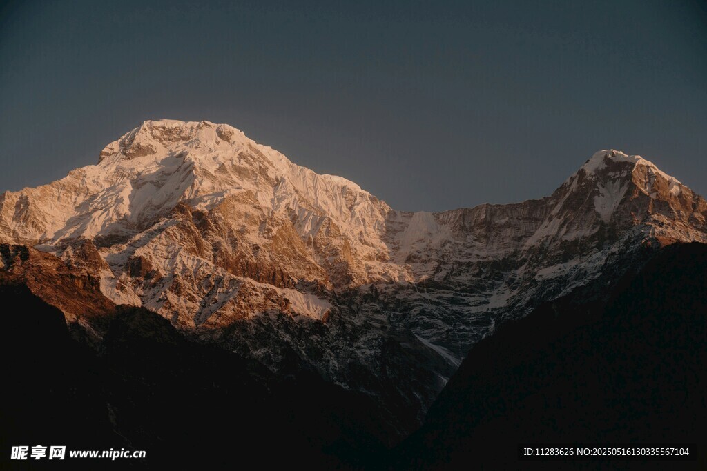 壮丽雪山美景