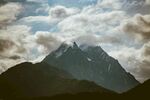 壮丽山峦与云海景观