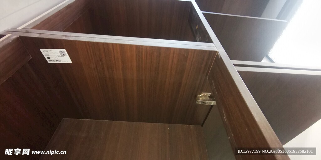 木质阁楼内部空间景象