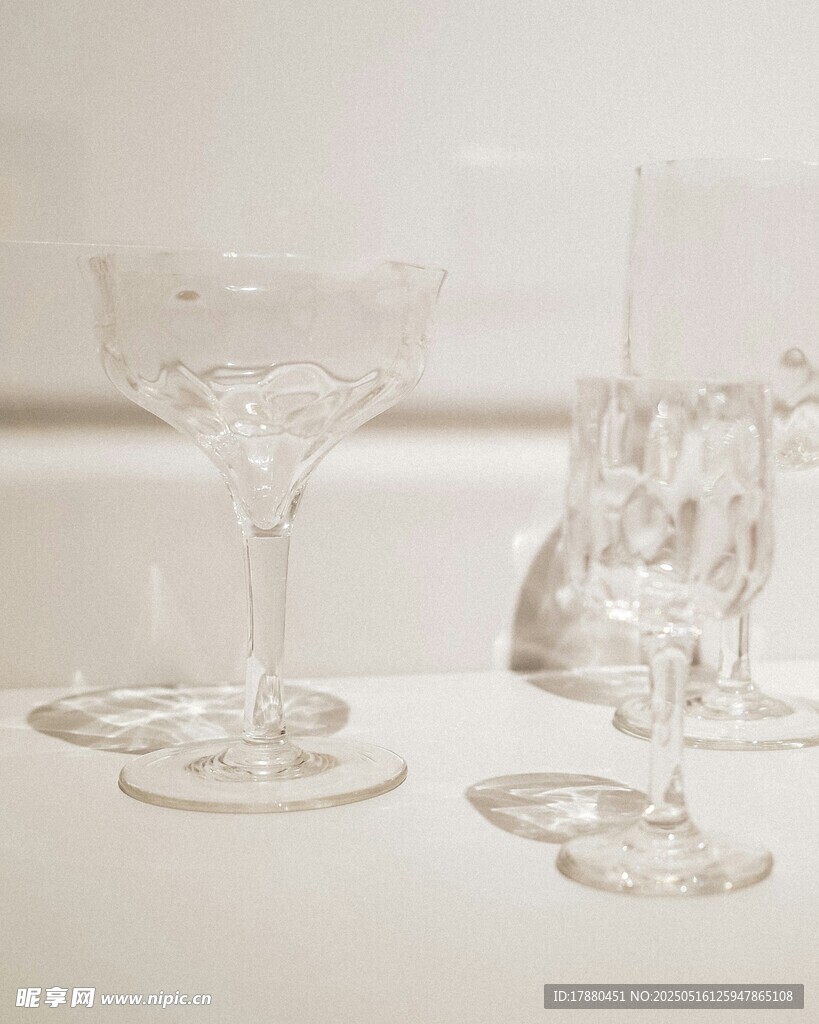 玻璃杯