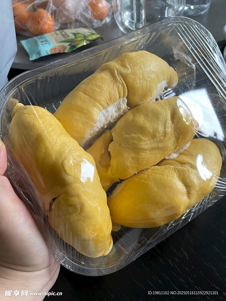 盒装美味榴莲果肉