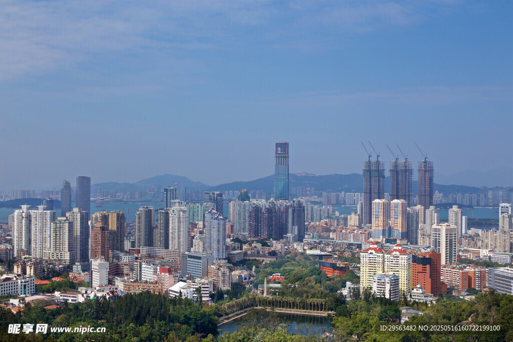 城市天际线景观俯瞰图