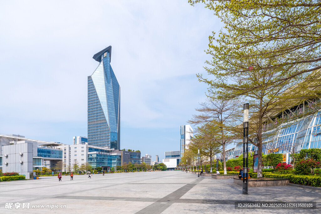 城市现代建筑与街道景观