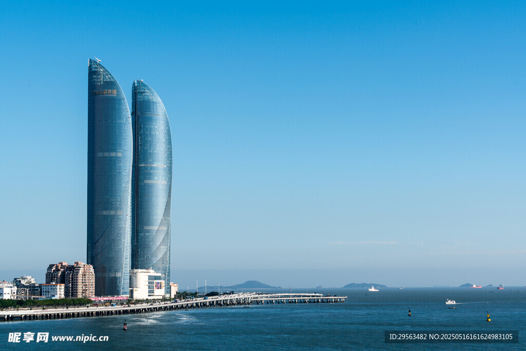 迪拜滨海双塔海景风光