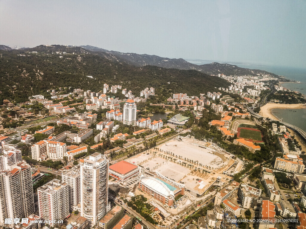 城市俯瞰景观与山海风光
