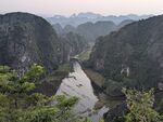 山间河流壮丽风光