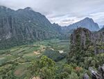 山峦绿野壮丽自然景观