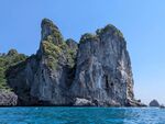 海上嶙峋岩岛风光秀丽
