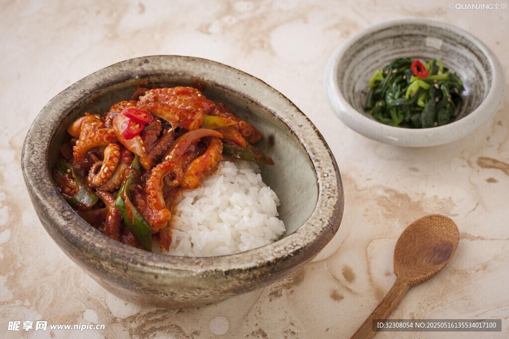 韩式泡菜拌饭配小菜